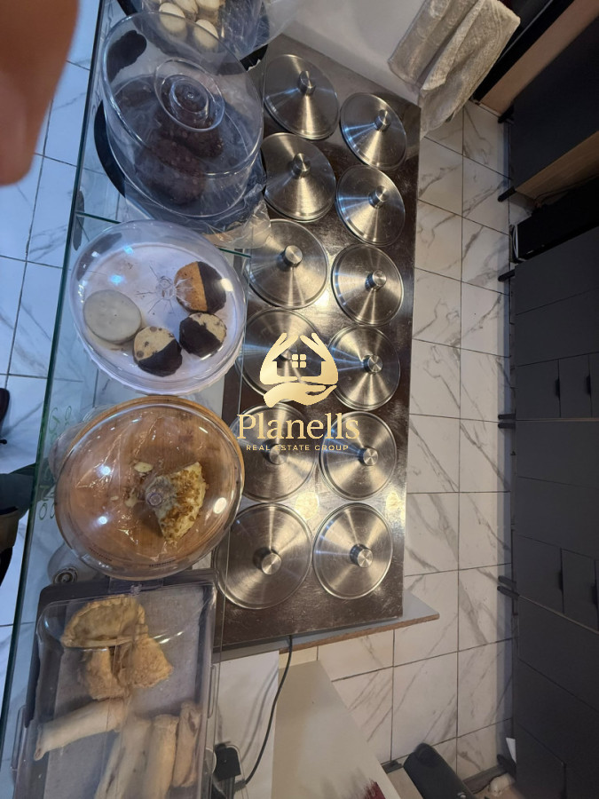VENTA DE LLAVE DE CAFETERIA-HELADERIA CENTRO MLDO 9