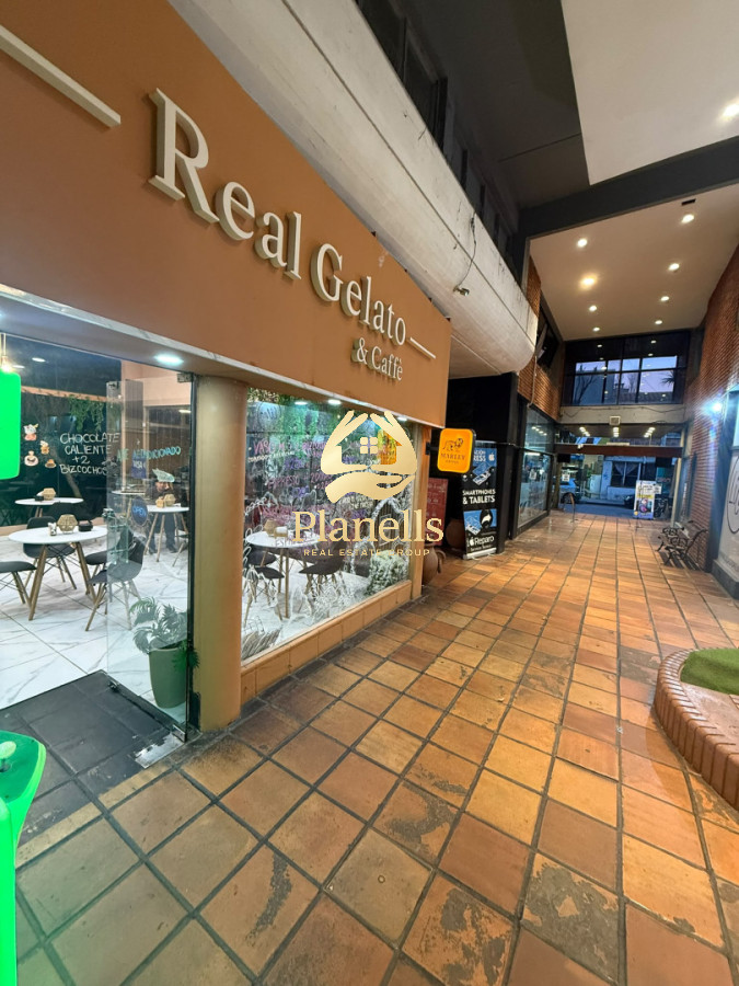 VENTA DE LLAVE DE CAFETERIA-HELADERIA CENTRO MLDO 2