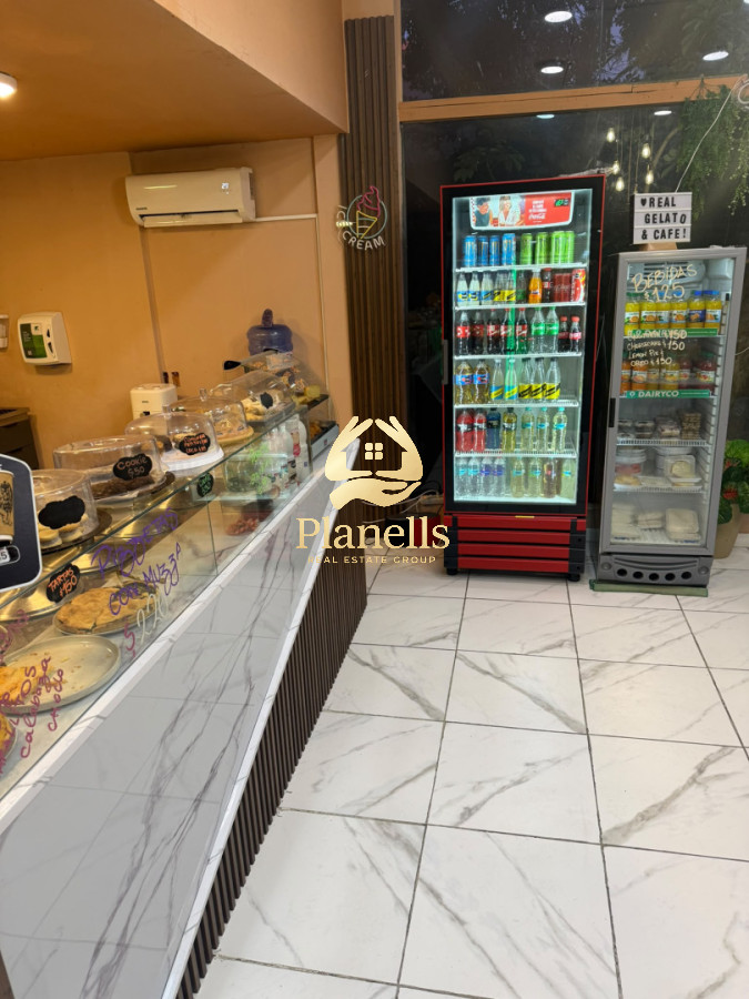 VENTA DE LLAVE DE CAFETERIA-HELADERIA CENTRO MLDO 6