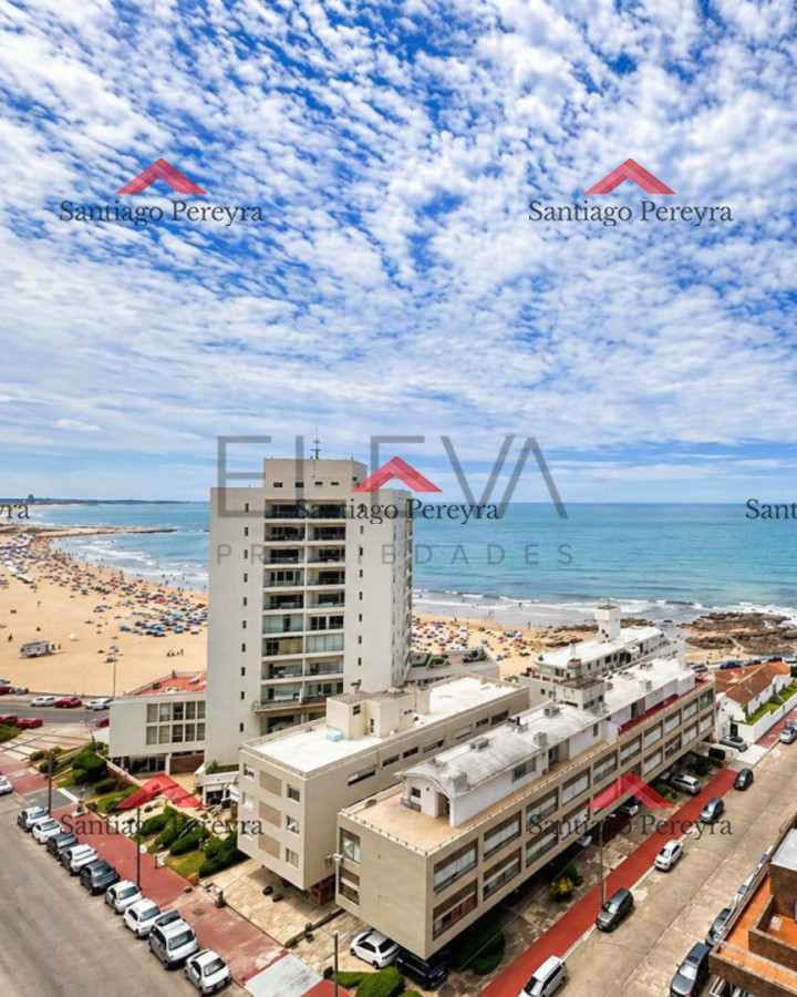 Apartamento ID.17109 - Apartamento Con Vista Doble Al Mar, En La Peninsula 1 Cuadra De Playa Brava, 4 De Playa Mansa 1 De Gorlero