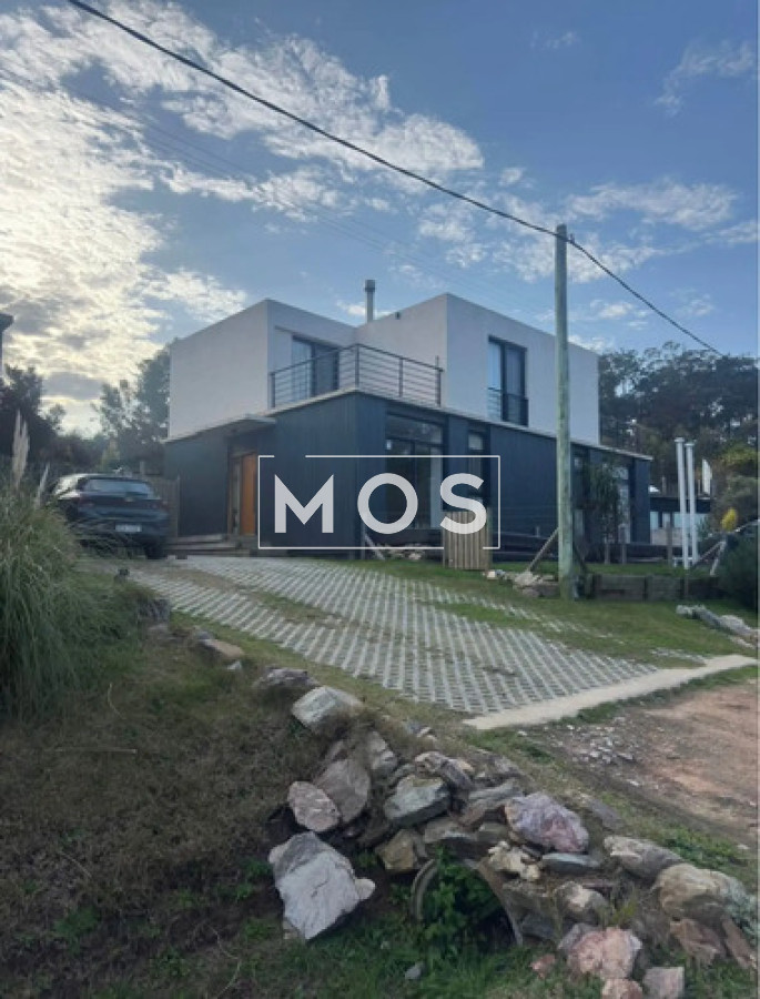 Casa ID.3518 - Casa En Venta En Punta Colorada