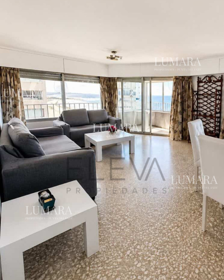 Apartamento ID.3679 - Apartamento Con Vista Doble Al Mar, En La Peninsula 1 Cuadra De Playa Brava, 4 De Playa Mansa 1 De Gorlero