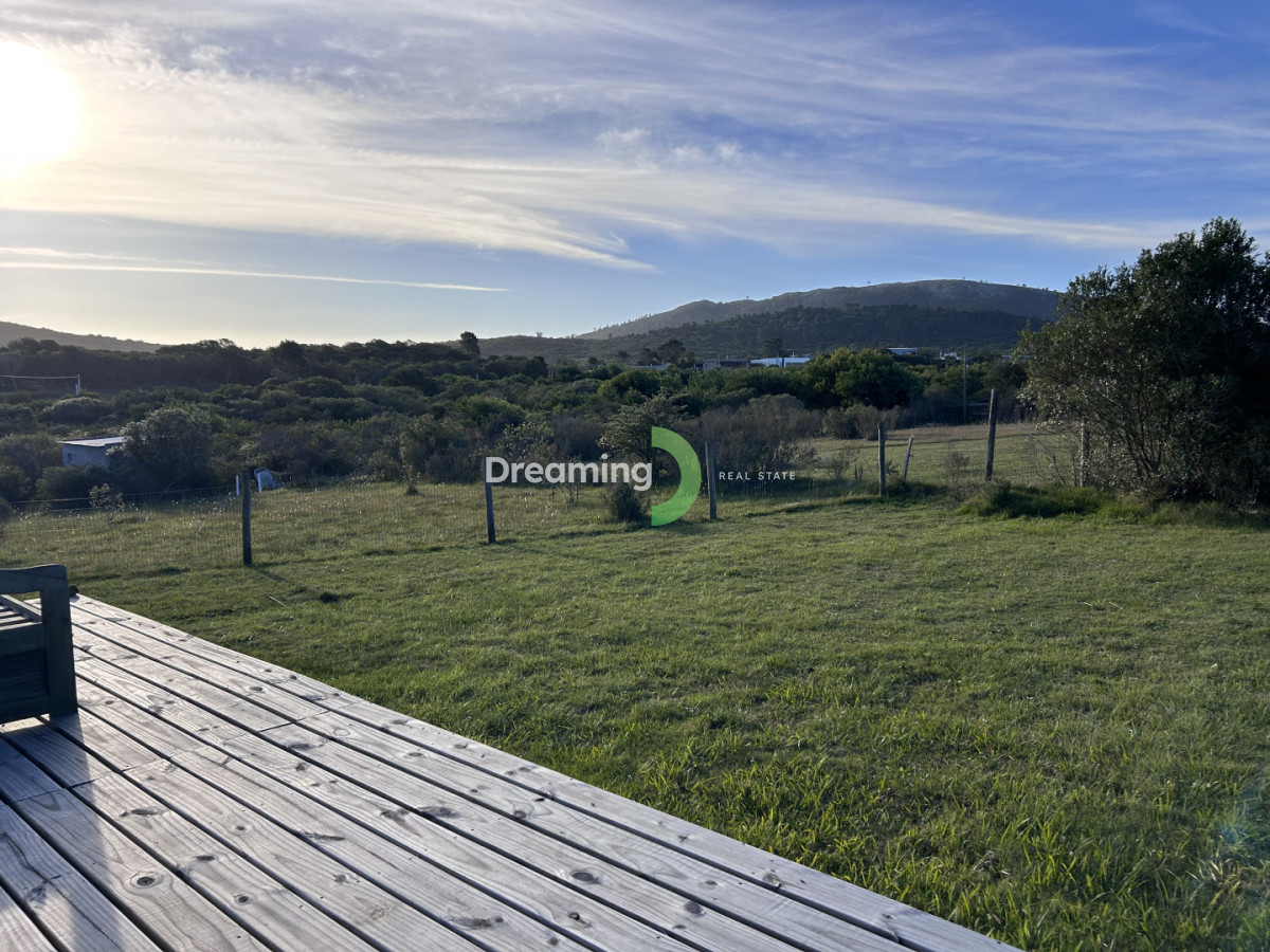 Casa ID.8 - Casa en venta Punta Colorada 3 dormitorios vista a los cerros 