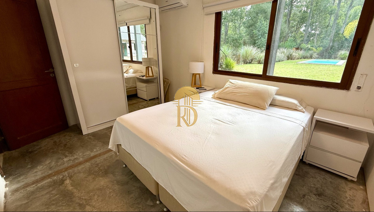 VENTA DE CASA EN PUNTA BALLENA CON TERRENO DE 4000M -id-967-12