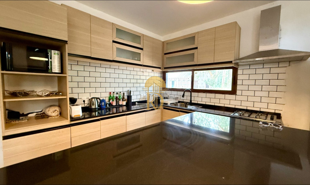 VENTA DE CASA EN PUNTA BALLENA CON TERRENO DE 4000M -id-967-4