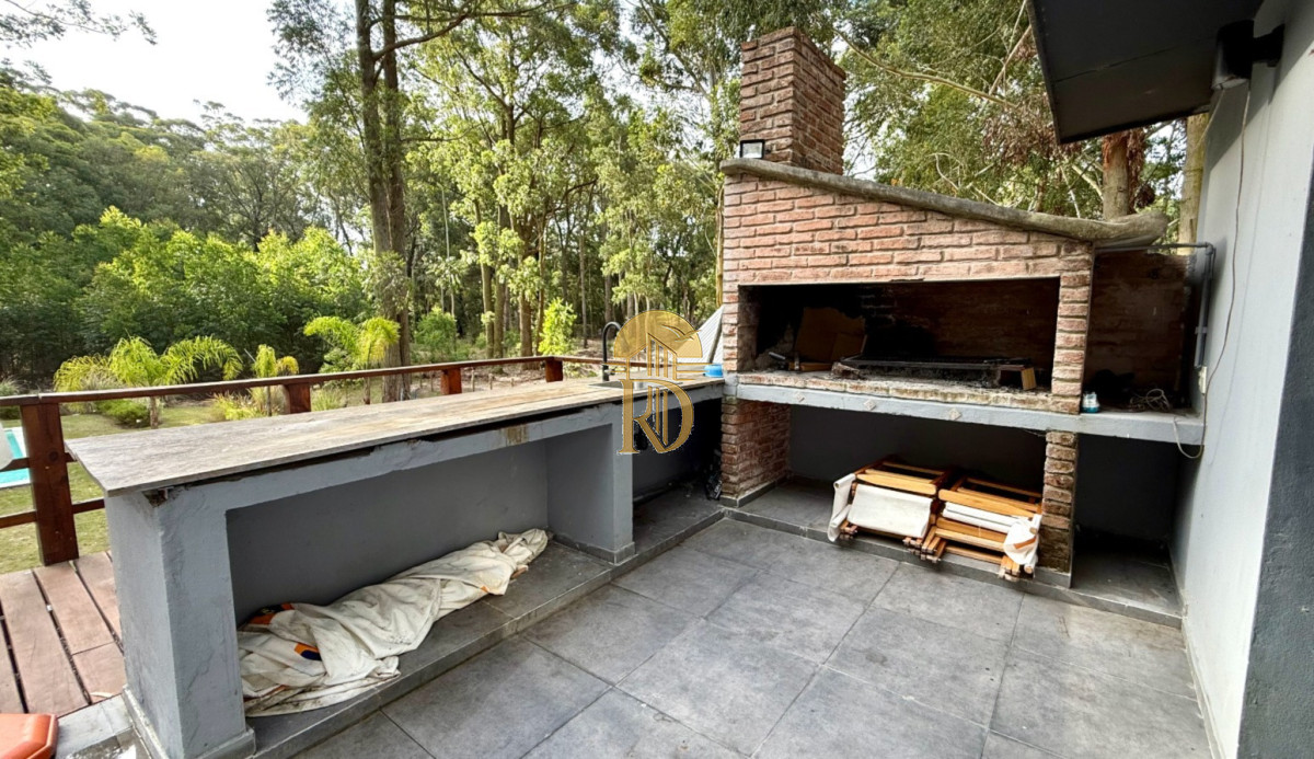 VENTA DE CASA EN PUNTA BALLENA CON TERRENO DE 4000M -id-967-15