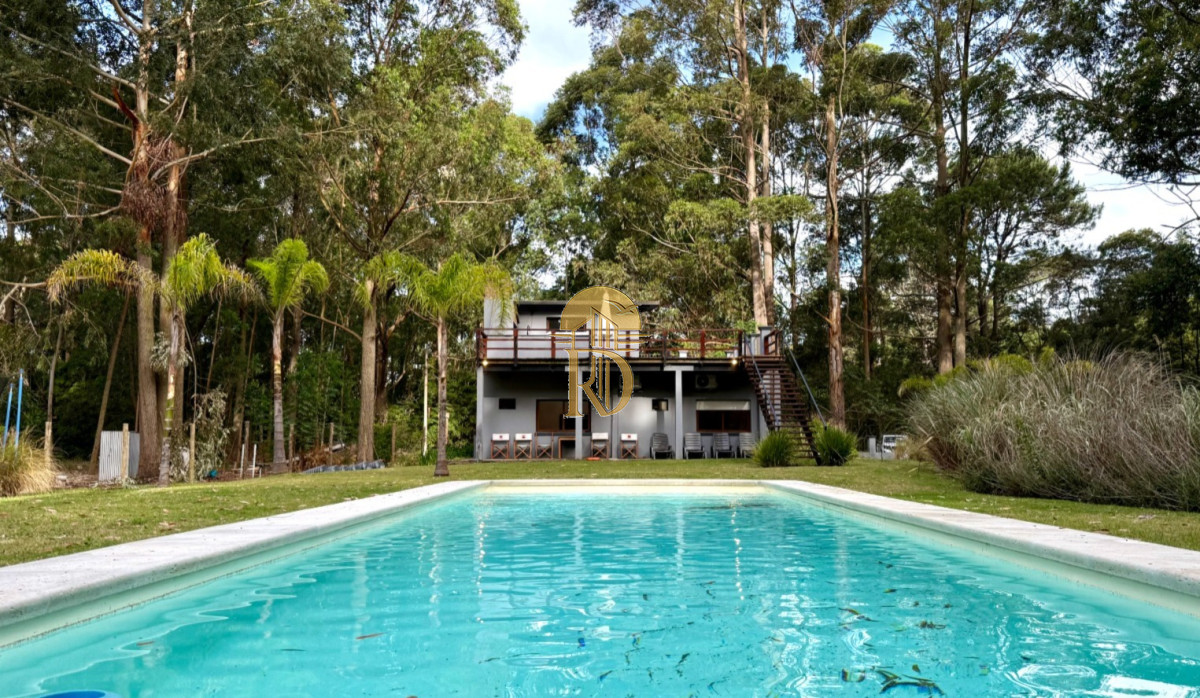 VENTA DE CASA EN PUNTA BALLENA CON TERRENO DE 4000M -id-967