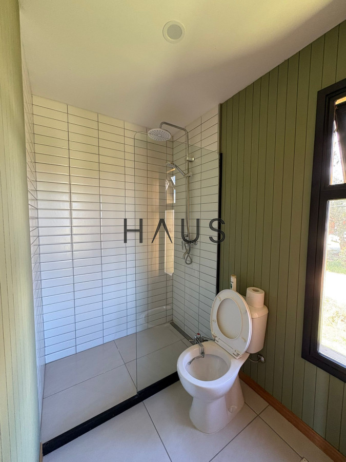 Casa ID.817 - Venta de Casa y alquiler temporal , con 3 dormitorios en La Barra.
