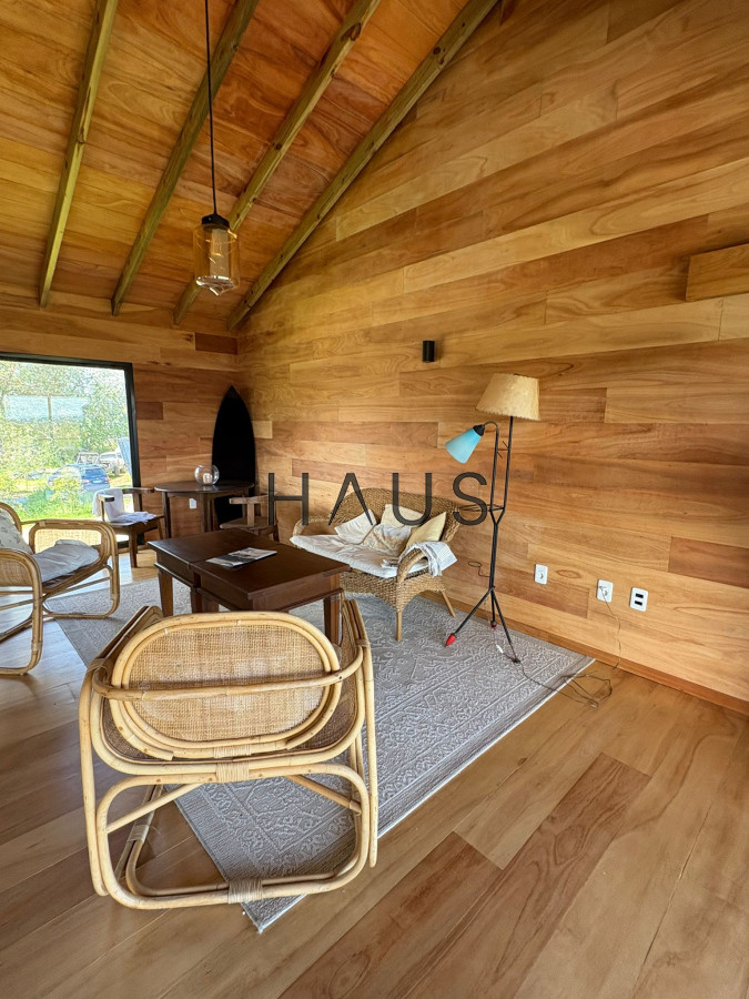 Casa ID.817 - Venta de Casa y alquiler temporal , con 3 dormitorios en La Barra.