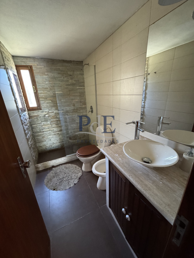 Venta, Casa de 4 dormitorios en Playa Mansa, con piscina y parrillero - Imagen 16