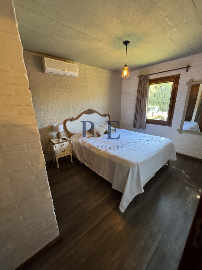 Venta, Casa de 4 dormitorios en Playa Mansa, con piscina y parrillero - Imagen 6