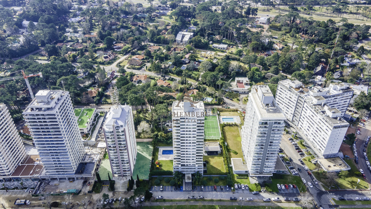 Apartamento ID.4986 - Alquiler de Verano, Apartamento de 3 dormitorios en Punta del Este