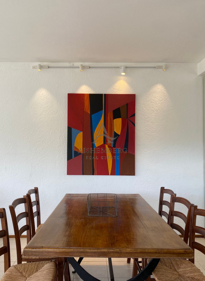 Apartamento ID.4993 - Alquiler de Verano, Apartamento de 4 dormitorios sobre Playa Brava.