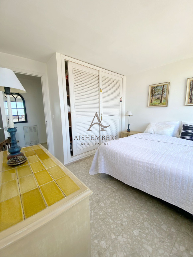Apartamento ID.4901 - Venta de Apartamento de 1 dormitorio en Pinínsula de Punta del Este.