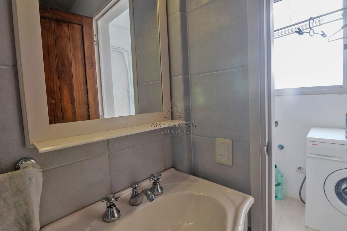 Apartamento ID.4993 - Alquiler de Verano, Apartamento de 4 dormitorios sobre Playa Brava.