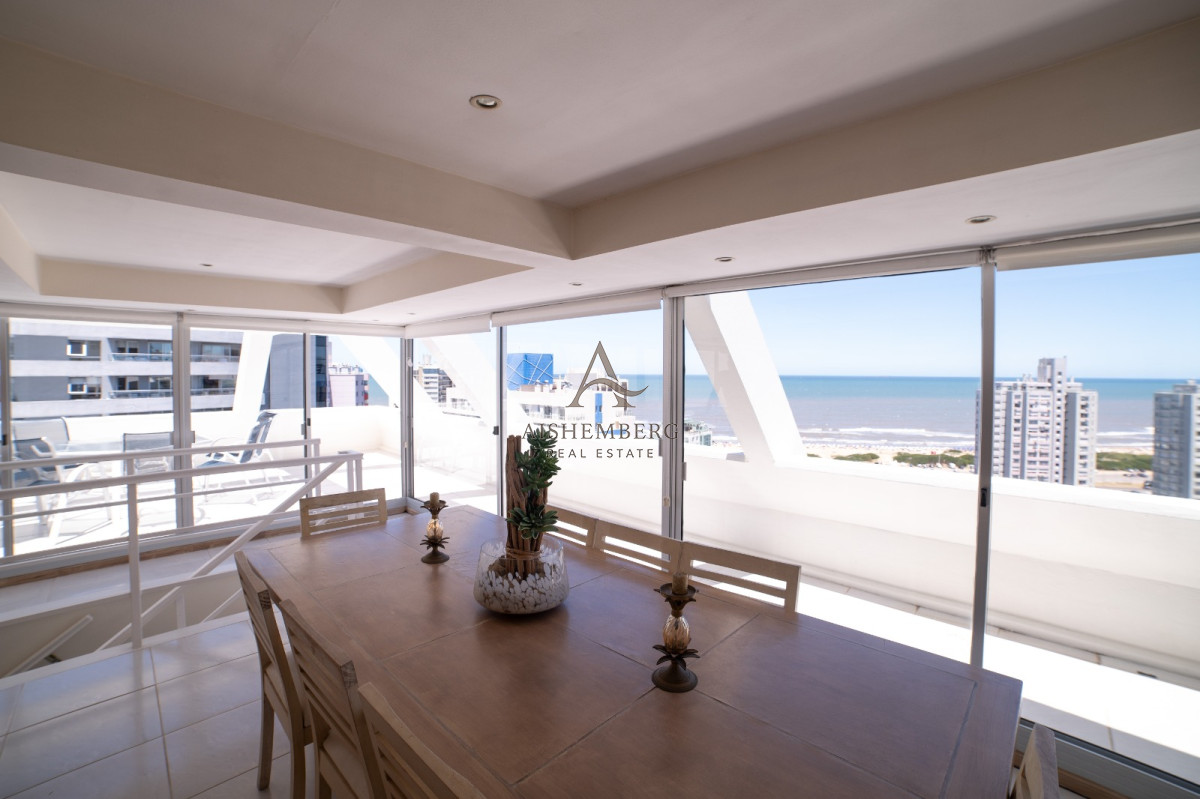 Apartamento ID.4957 - Venta, Penthouse, con 4 dormitorios + dep. servicio en Punta del este, terraza con vista panorámica 