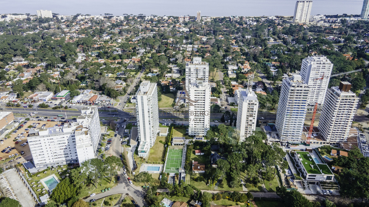 Apartamento ID.4986 - Alquiler de Verano, Apartamento de 3 dormitorios en Punta del Este