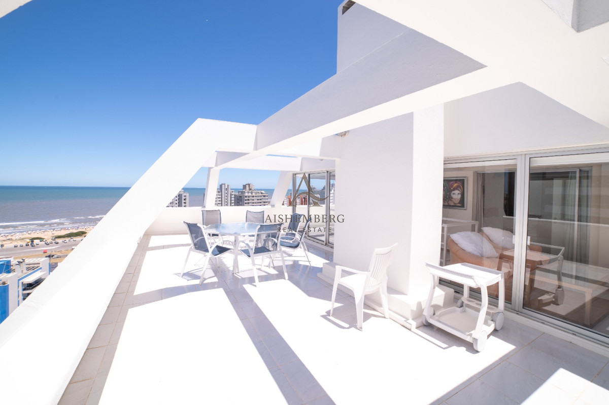 Apartamento ID.4957 - Venta, Penthouse, con 4 dormitorios + dep. servicio en Punta del este, terraza con vista panorámica 