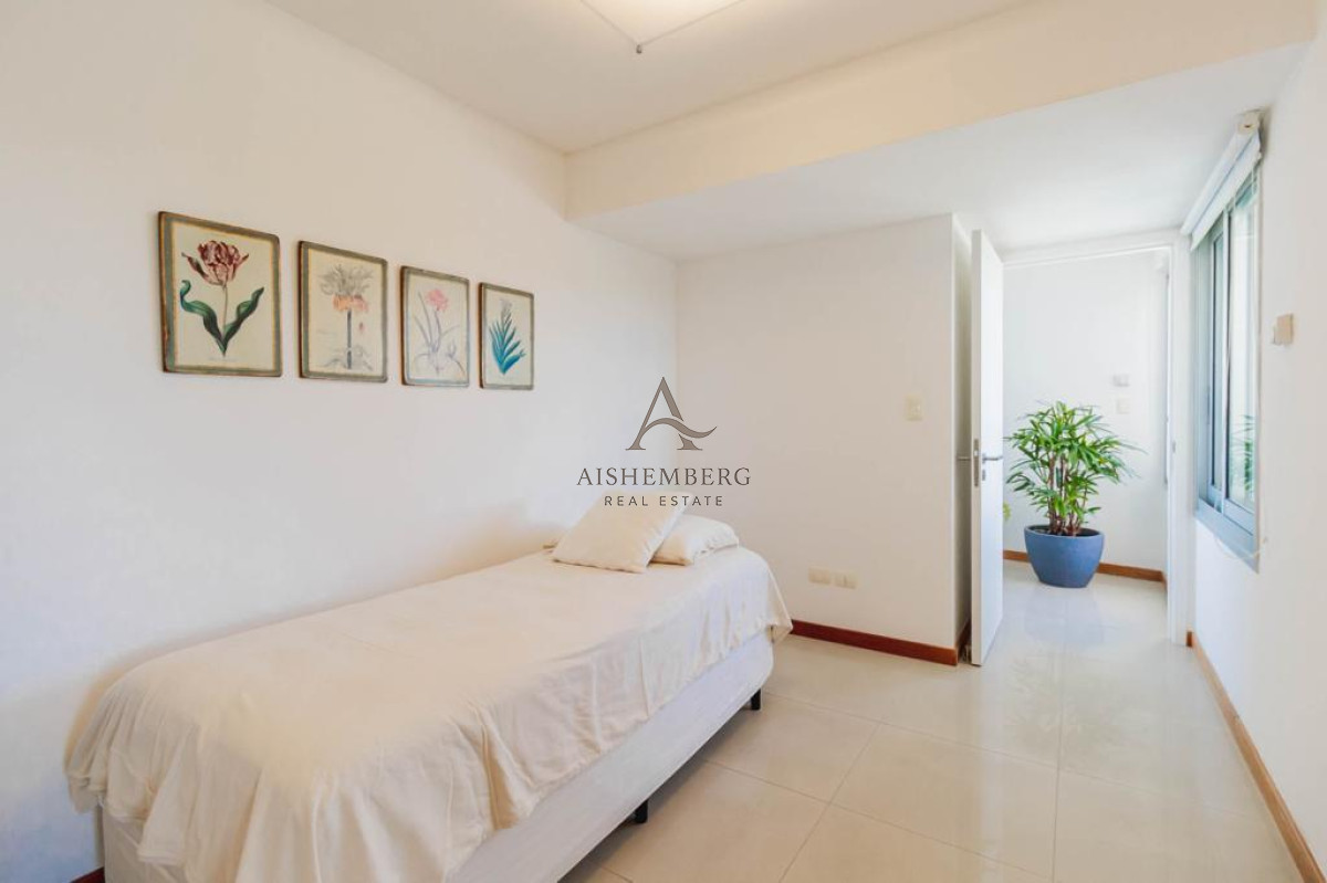Apartamento ID.4989 - Alquiler de verano apartamento 4 dormitorios en primera fila playa brava