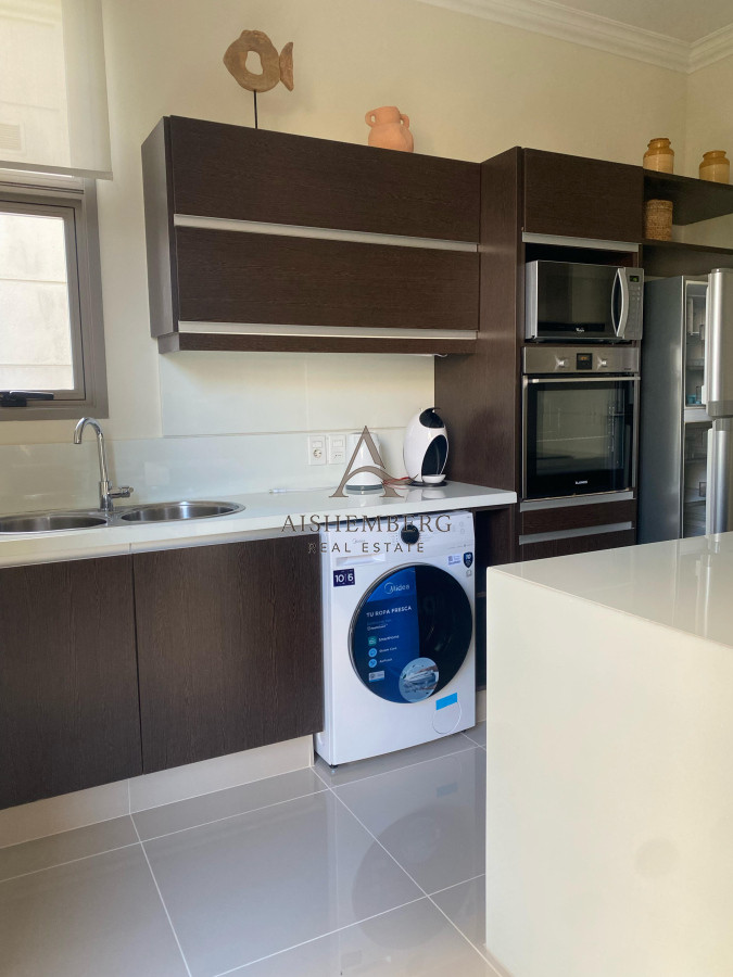 Apartamento ID.4882 - Venta de  Apartamento, con 1 dormitorio, en Playa Brava, con amenities