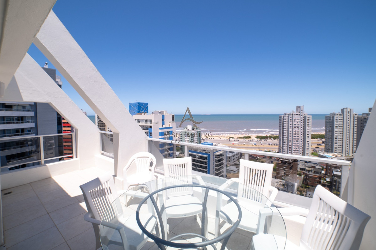 Apartamento ID.4957 - Venta, Penthouse, con 4 dormitorios + dep. servicio en Punta del este, terraza con vista panorámica 