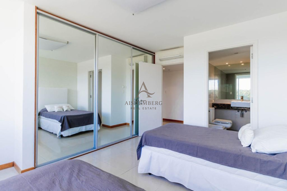 Apartamento ID.4989 - Alquiler de verano apartamento 4 dormitorios en primera fila playa brava