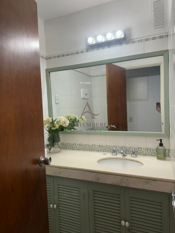 Apartamento ID.4993 - Alquiler de Verano, Apartamento de 4 dormitorios sobre Playa Brava.