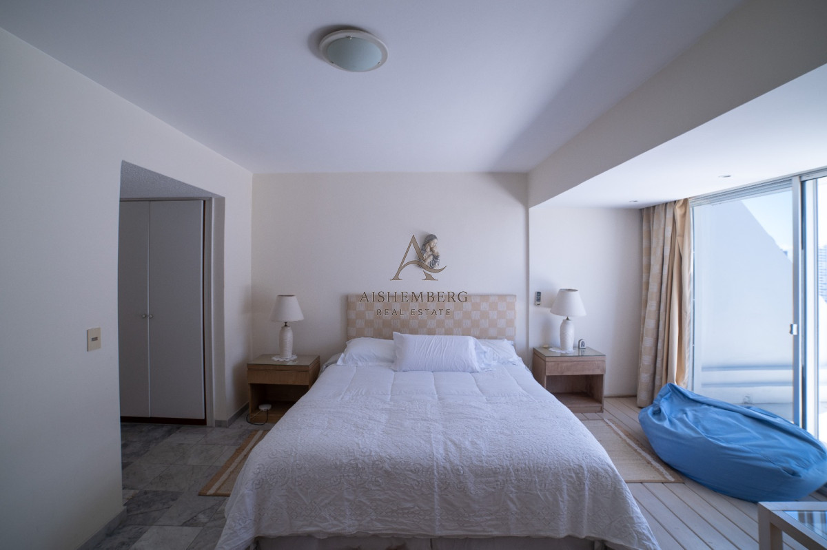 Apartamento ID.4957 - Venta, Penthouse, con 4 dormitorios + dep. servicio en Punta del este, terraza con vista panorámica 