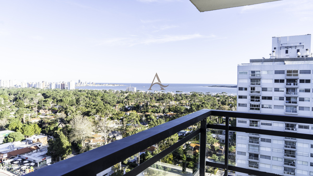 Apartamento ID.4986 - Alquiler de Verano, Apartamento de 3 dormitorios en Punta del Este