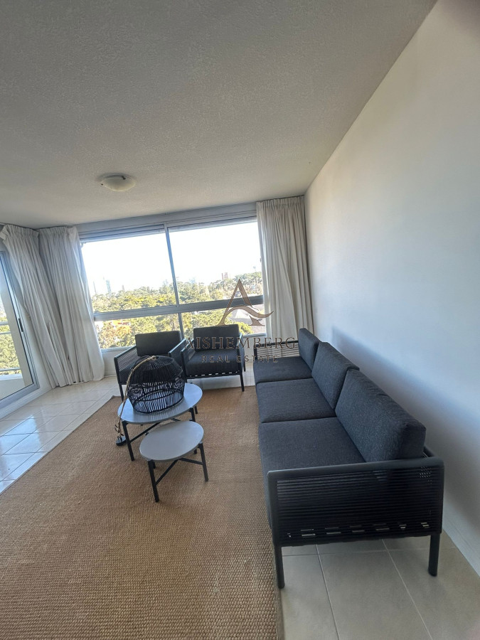Apartamento ID.4844 - ALQUILER Y VENTA de apartamento 3 dormitorios frente a punta shopping
