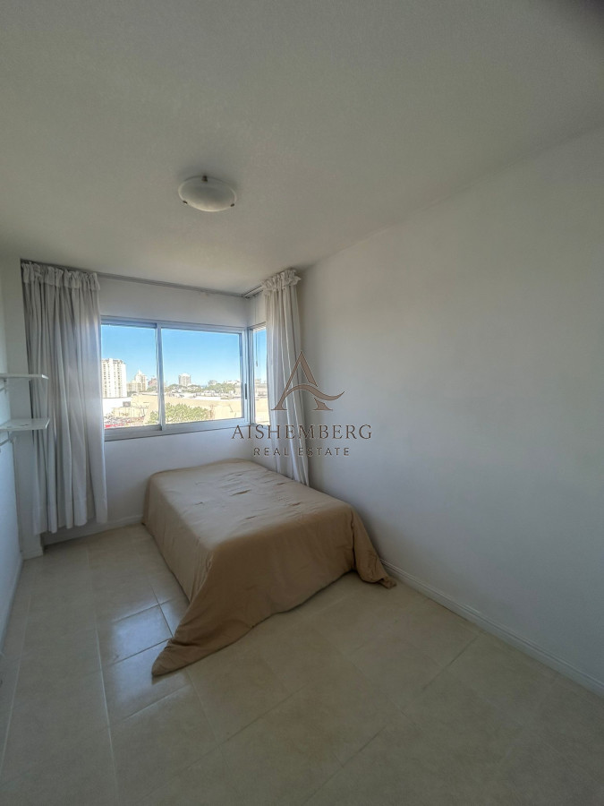 Apartamento ID.4844 - ALQUILER Y VENTA de apartamento 3 dormitorios frente a punta shopping