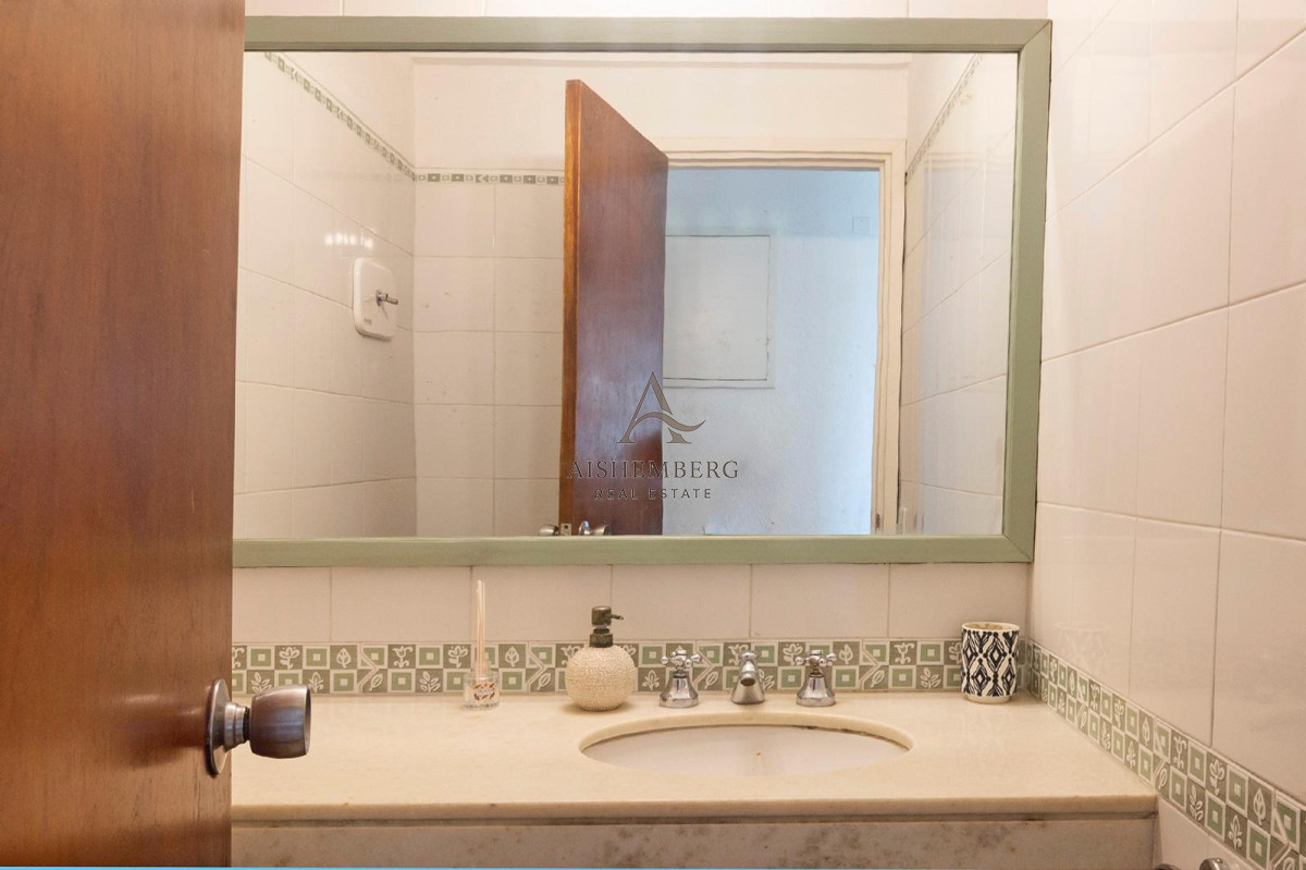 Apartamento ID.4993 - Alquiler de Verano, Apartamento de 4 dormitorios sobre Playa Brava.