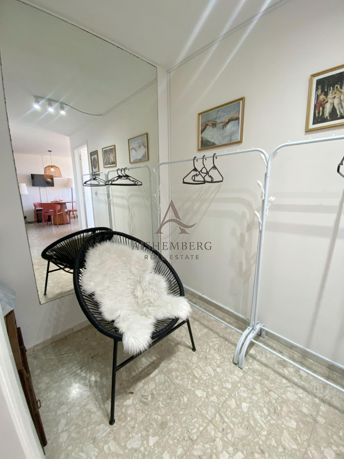 Apartamento ID.4901 - Venta de Apartamento de 1 dormitorio en Pinínsula de Punta del Este.
