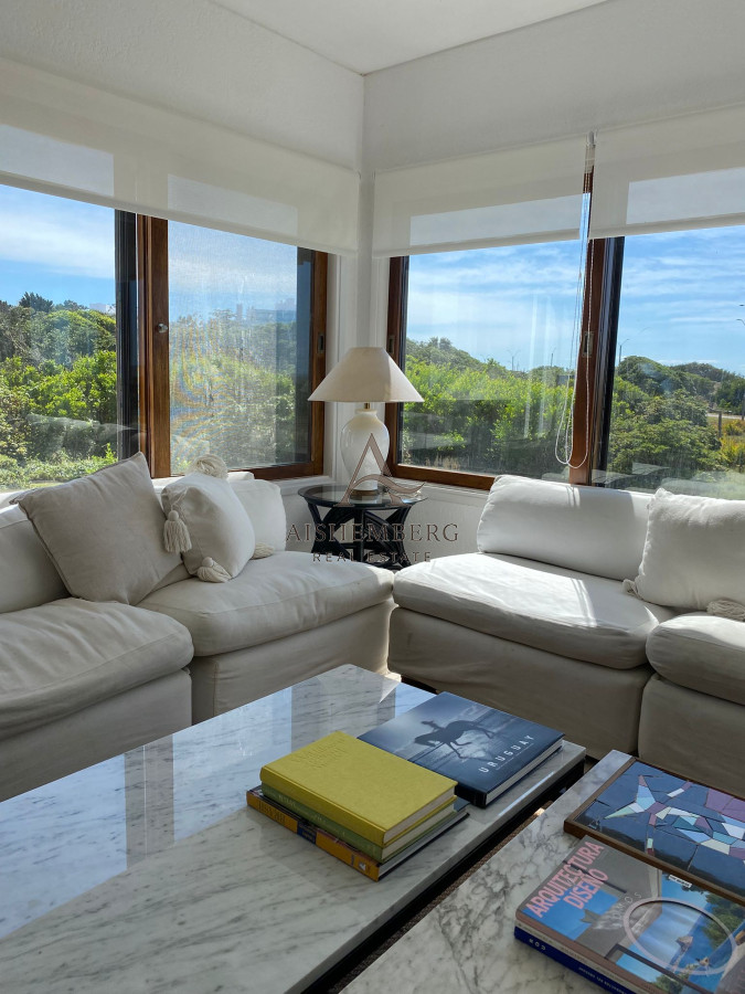 Apartamento ID.4993 - Alquiler de Verano, Apartamento de 4 dormitorios sobre Playa Brava.
