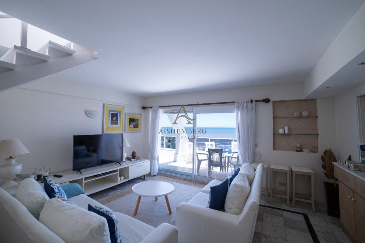 Apartamento ID.4957 - Venta, Penthouse, con 4 dormitorios + dep. servicio en Punta del este, terraza con vista panorámica 