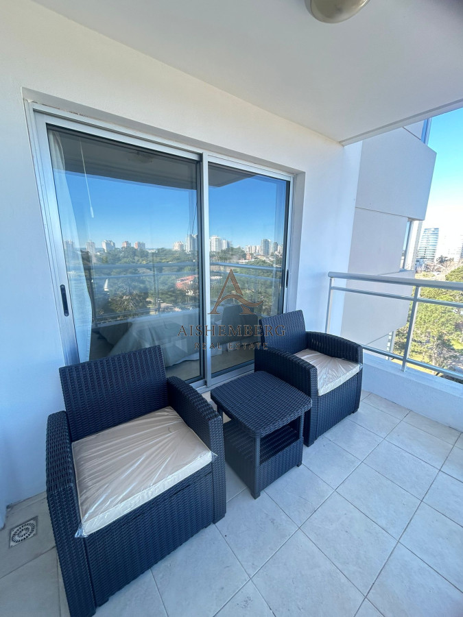 Apartamento ID.4844 - ALQUILER Y VENTA de apartamento 3 dormitorios frente a punta shopping