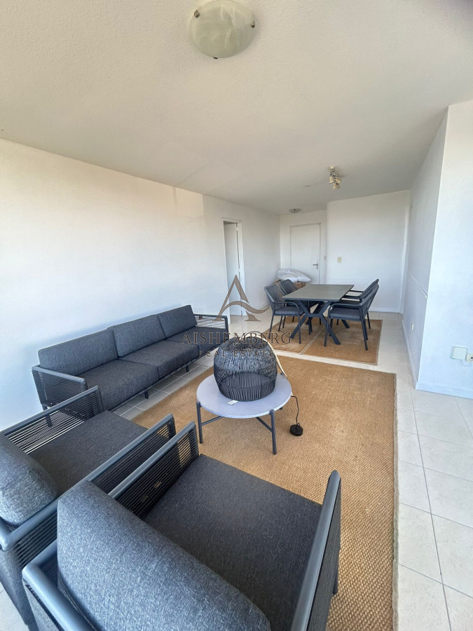 Apartamento ID.4844 - ALQUILER Y VENTA de apartamento 3 dormitorios frente a punta shopping