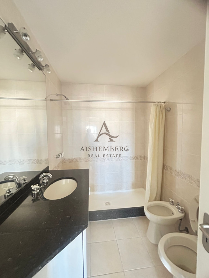 Apartamento ID.4844 - ALQUILER Y VENTA de apartamento 3 dormitorios frente a punta shopping