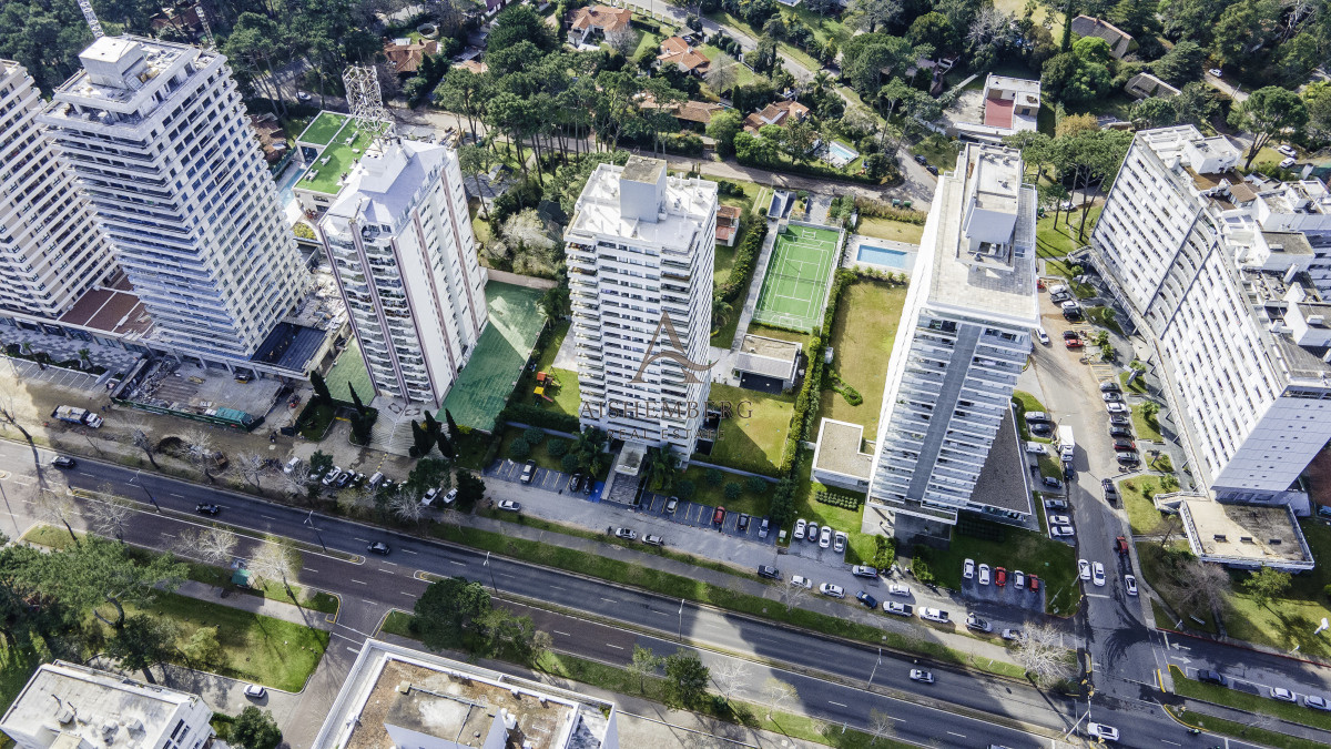 Apartamento ID.4986 - Alquiler de Verano, Apartamento de 3 dormitorios en Punta del Este