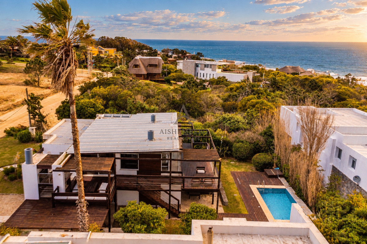 Casa ID.5750 - Exclusiva casa con piscina climatizada en Altos de Punta Piedras El Chorro