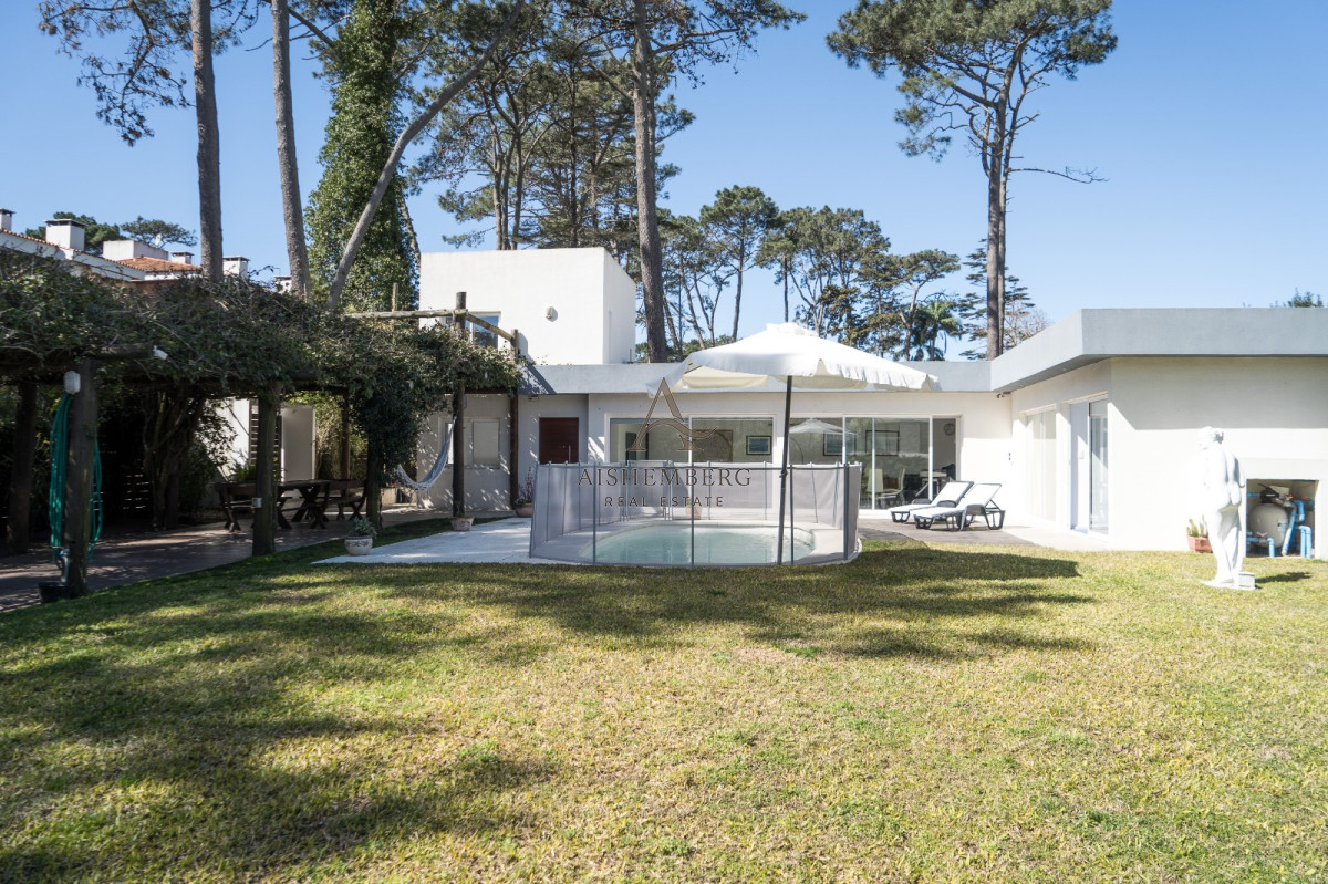 Casa ID.5277 - ALQUILER ANUAL CASA CON PISCINA EN PUNTA DEL ESTE