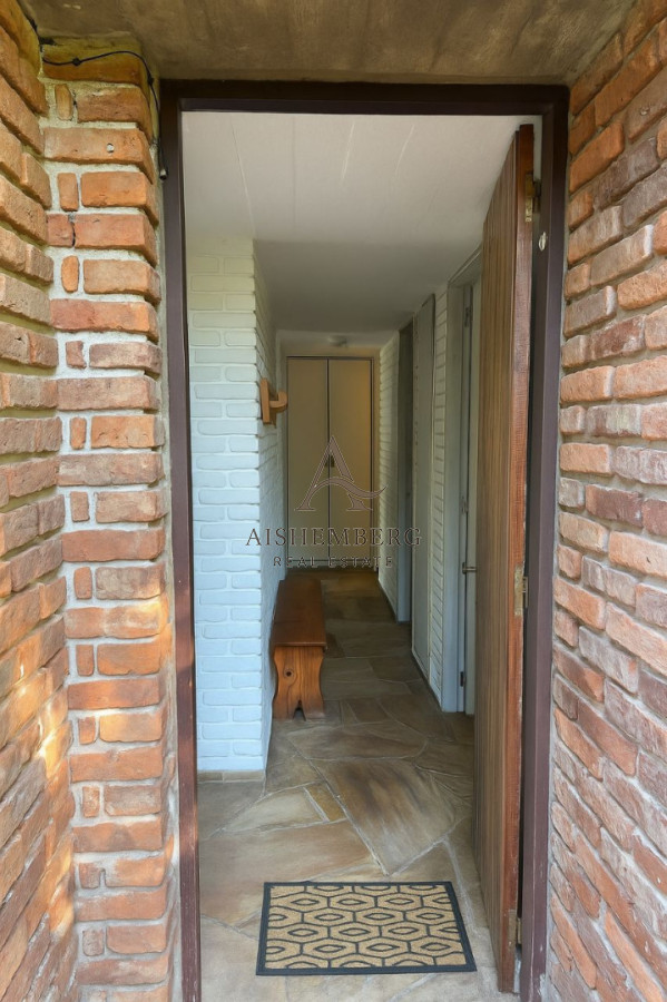 Casa ID.5389 - CASA EN ALQUILAR ANUAL EN PUNTA BALLENA