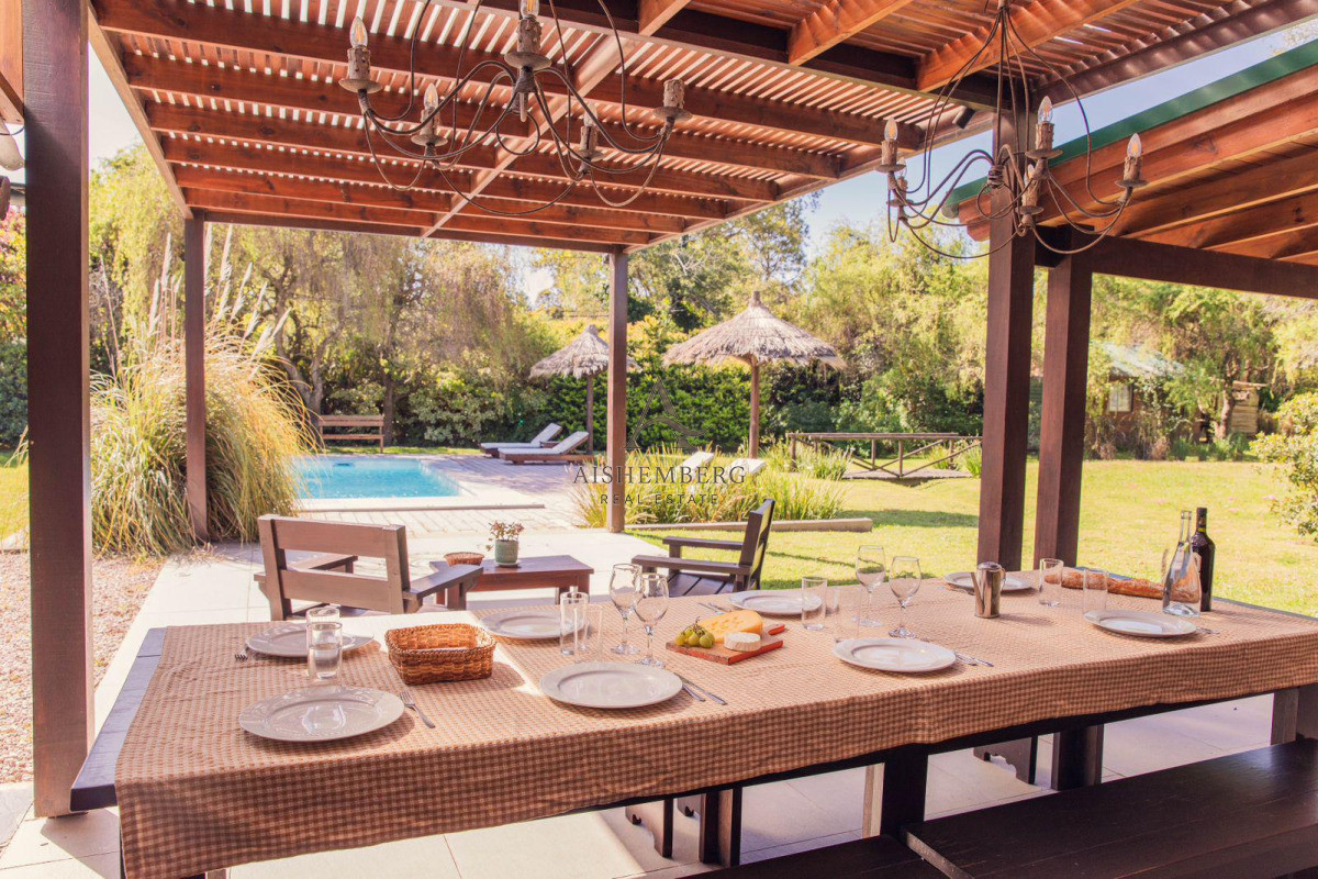 Casa ID.5049 - ALQUILER DE ESPECTACULAR CHACRA EN LA BARRA