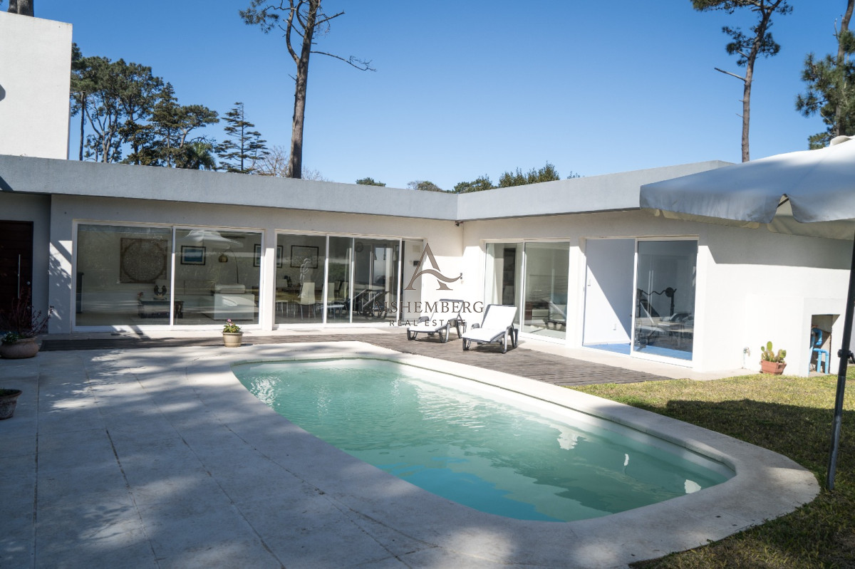 Casa ID.5277 - ALQUILER ANUAL CASA CON PISCINA EN PUNTA DEL ESTE