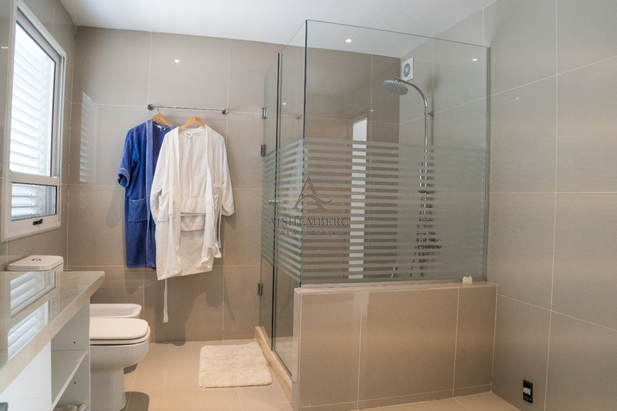 Casa ID.5277 - ALQUILER ANUAL CASA CON PISCINA EN PUNTA DEL ESTE