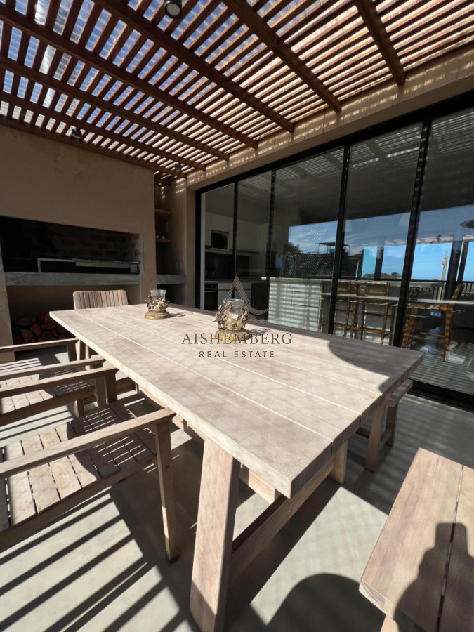 Casa ID.5765 - Alquiler temporario Casa de 3 dormitorios en el Chorro con vista al mar