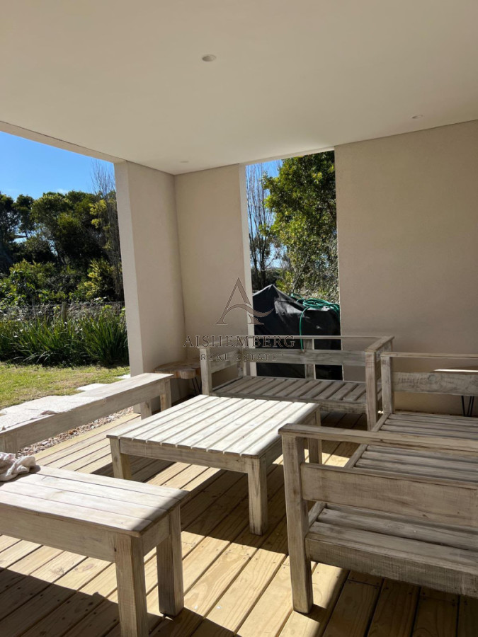Casa ID.5765 - Alquiler temporario Casa de 3 dormitorios en el Chorro con vista al mar