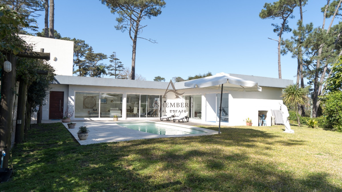 Casa ID.5277 - ALQUILER ANUAL CASA CON PISCINA EN PUNTA DEL ESTE