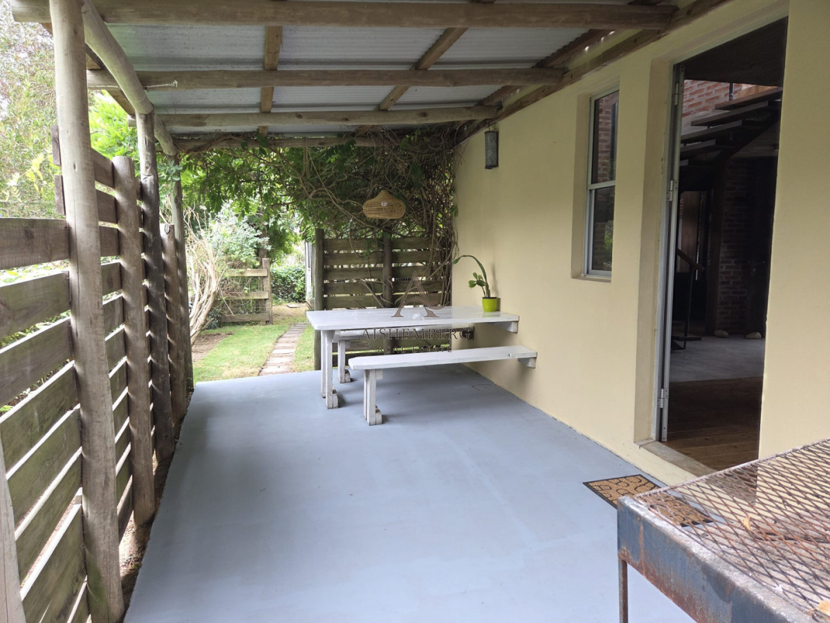 Casa ID.5330 - ALQUILER ANUAL CASA EN ALTOS DE PUNTA PIEDRAS