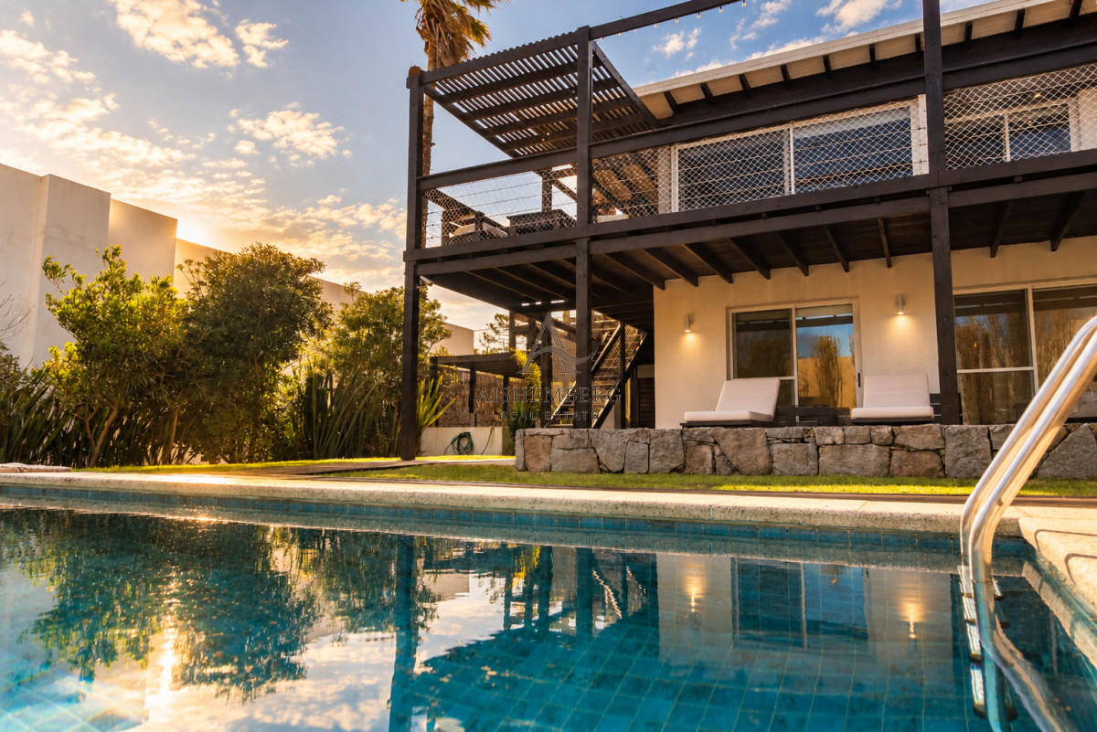 Casa ID.5750 - Exclusiva casa con piscina climatizada en Altos de Punta Piedras El Chorro